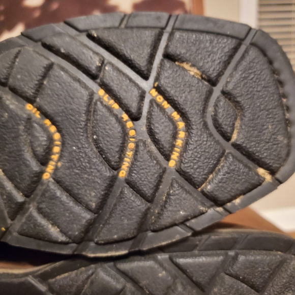 Gently used Ariat boots. Size 8D - Picture 6 of 6